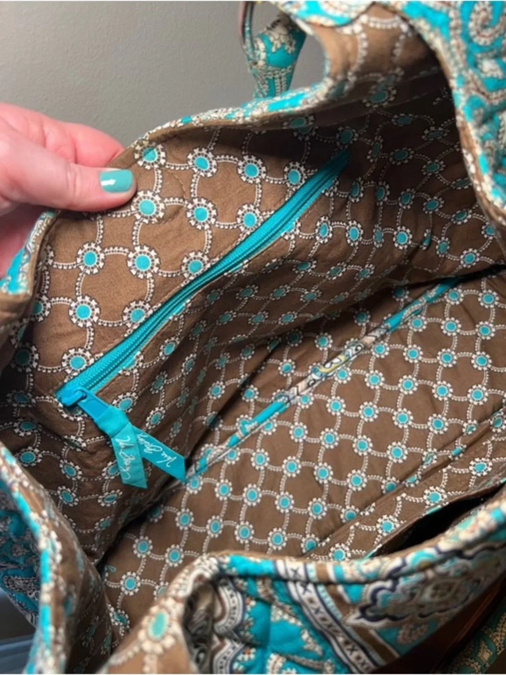 Vera Bradley Hobo Bag Quilted Shoulder Handbag Pockets Blue Turquoise Paisley